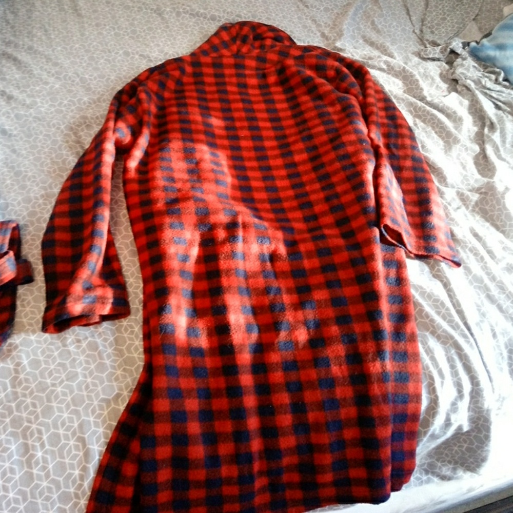 A Red, Checkered Hotel Spa Collection Robe - Picture 2 of 3
